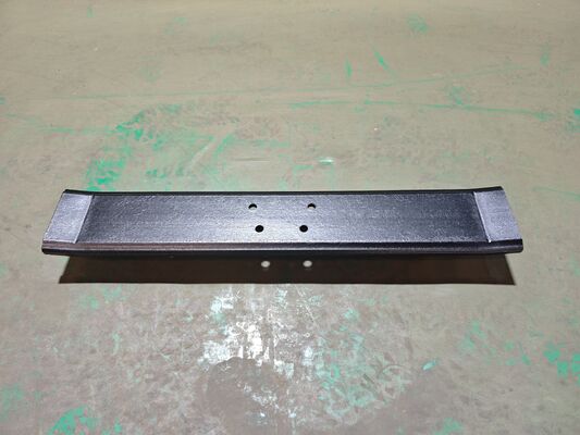 कोमात्सु PC60 ट्रैक शू ट्रिपल ग्राउसर ट्रैक शू पिच STG135A-8-750-001