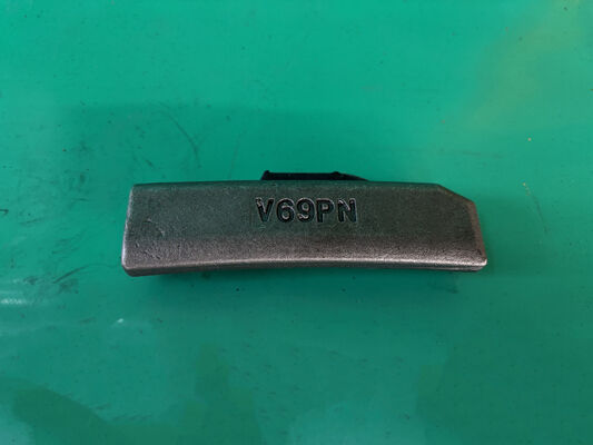 खुदाई करने वाले स्पेयर पार्ट्स बाल्टी दांत सहायक उपकरण एडाप्टर लॉक पिन V69PN